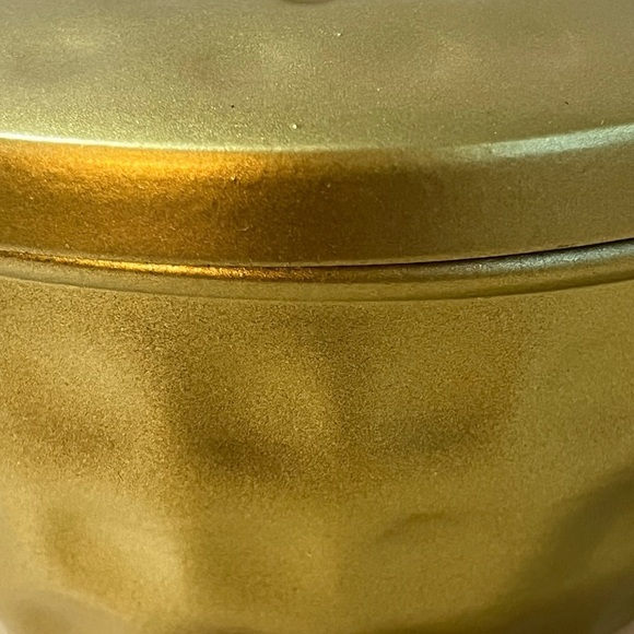 HAMMERED METAL LIDDED TRINKET DISH GOLD FINISH - Picture 2 of 5